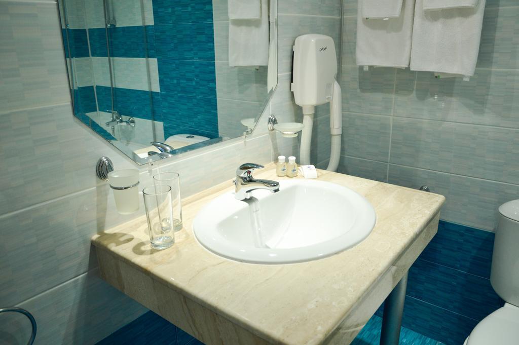 Aphrodite Hotel (Adults Only) Goudstrand Buitenkant foto