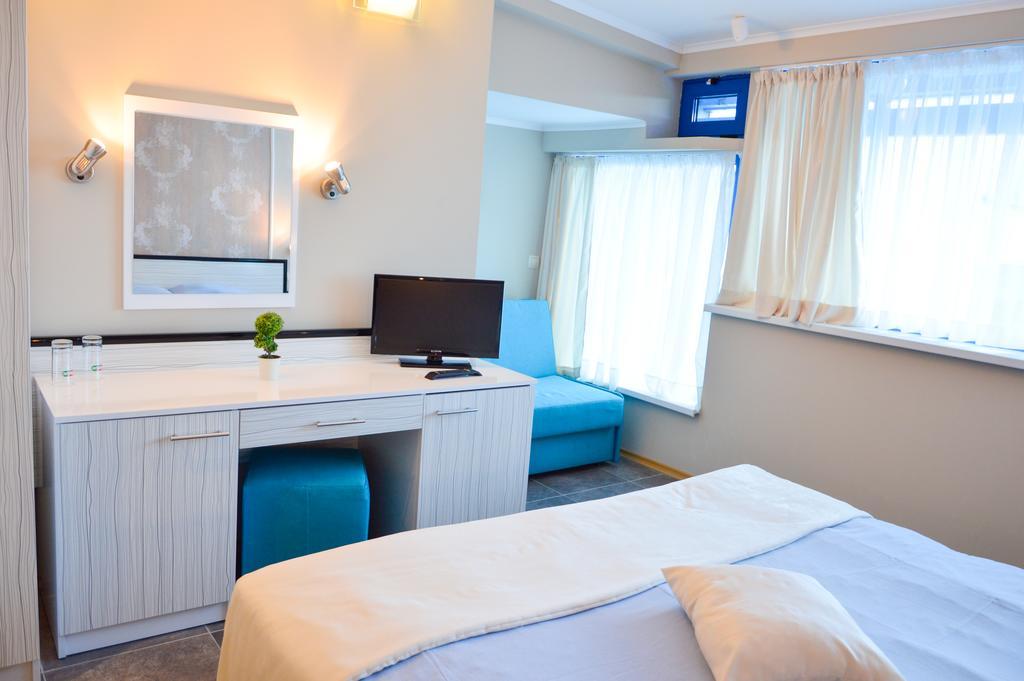 Aphrodite Hotel (Adults Only) Goudstrand Buitenkant foto
